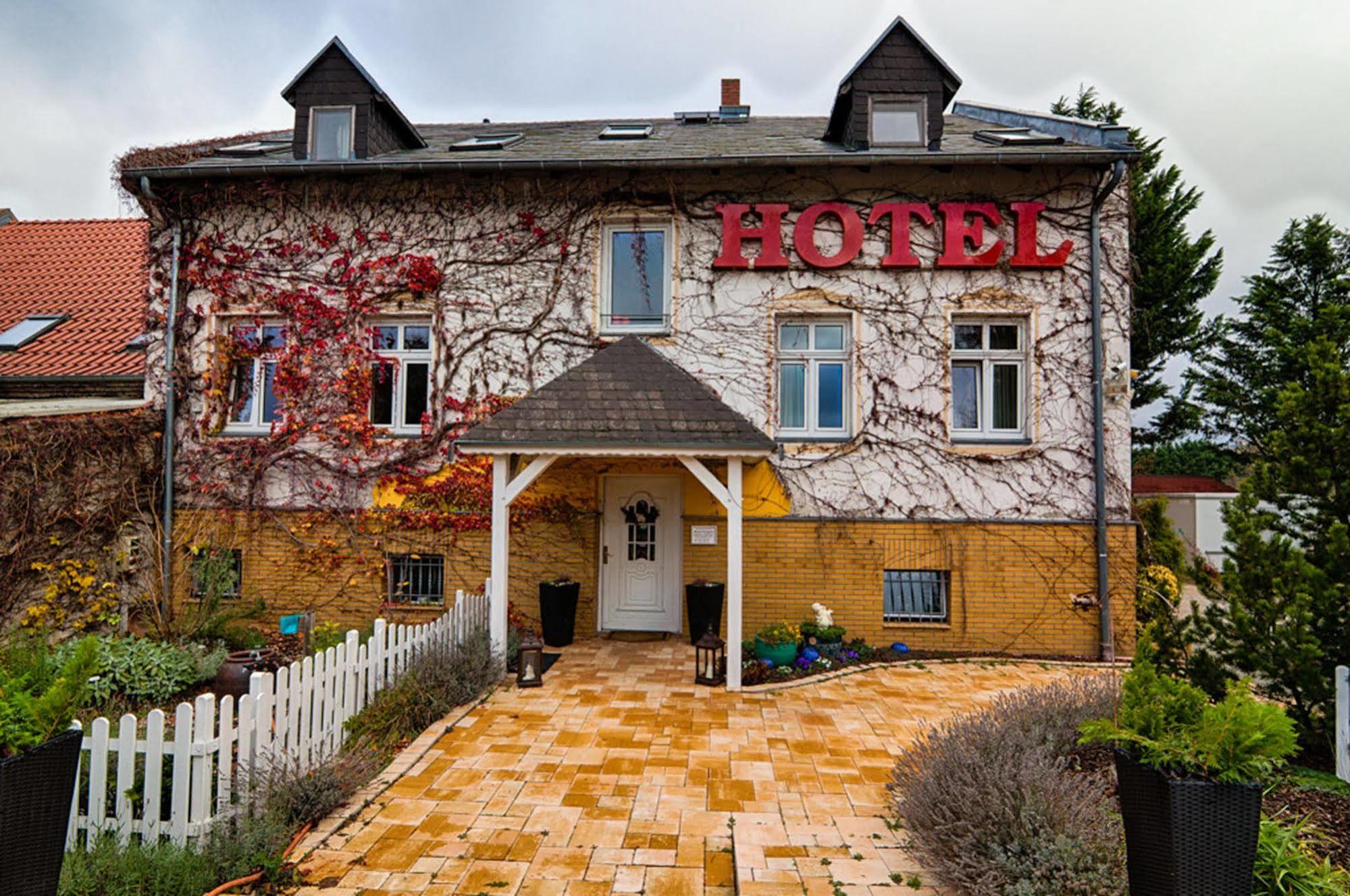 Hotel Dallgow Dallgow-Doeberitz Exterior foto