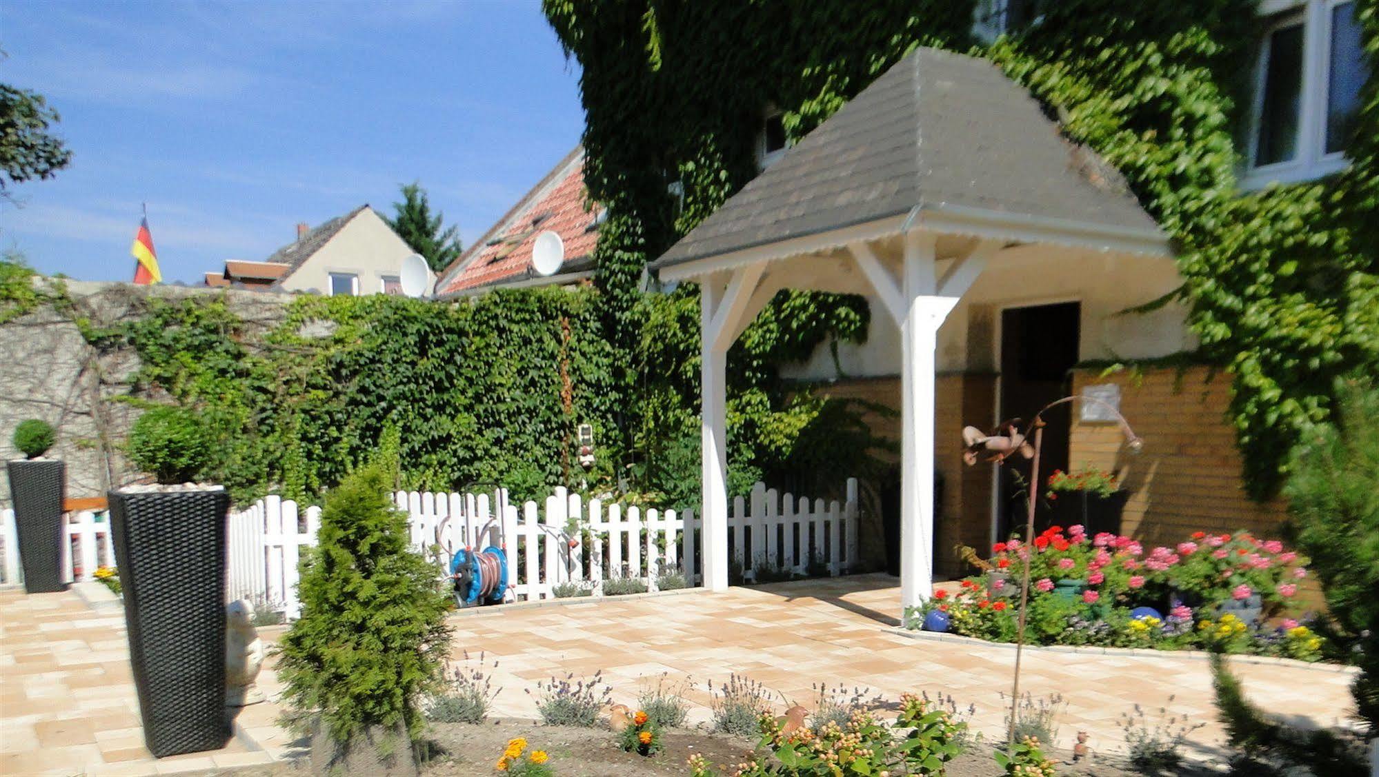 Hotel Dallgow Dallgow-Doeberitz Exterior foto